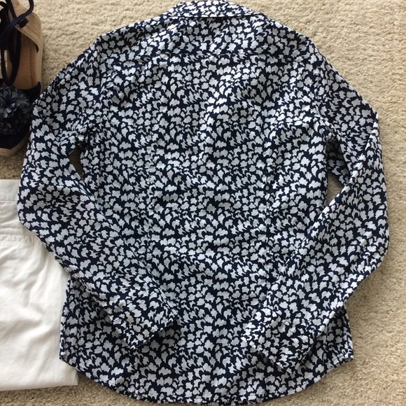 Banana Republic Soft Wash Shirt - Picture 3 of 3